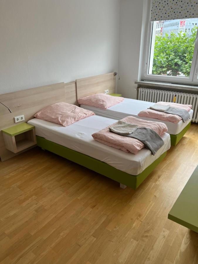 Waffel Cafe Hostel Monteurwohnung Ferienwohnung Kassel Buitenkant foto