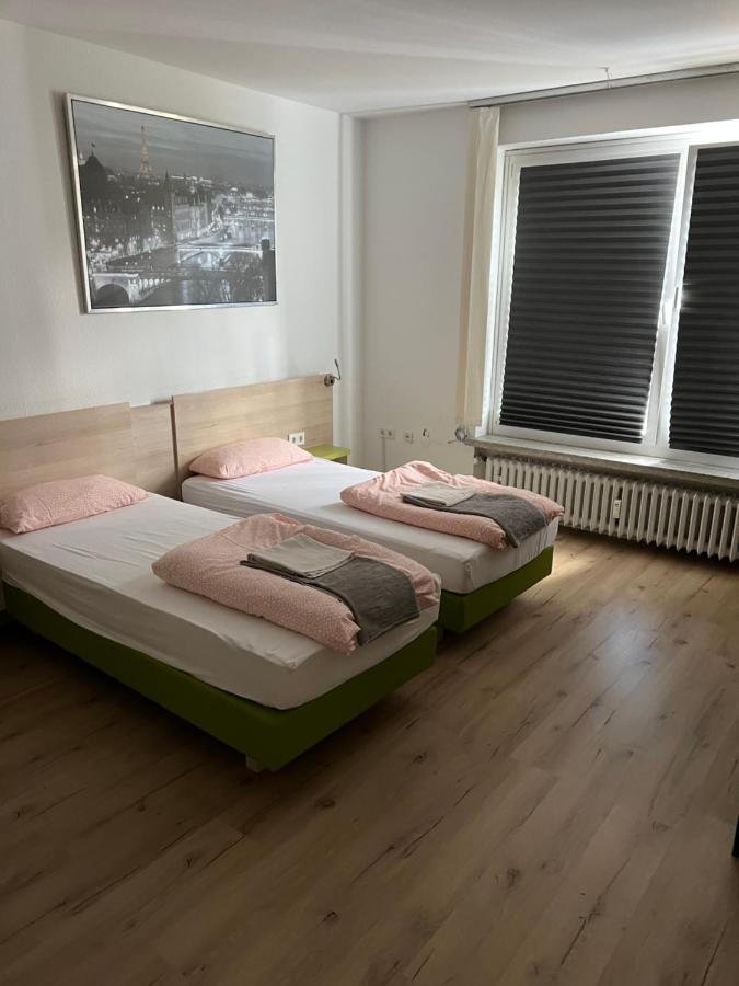 Waffel Cafe Hostel Monteurwohnung Ferienwohnung Kassel Buitenkant foto