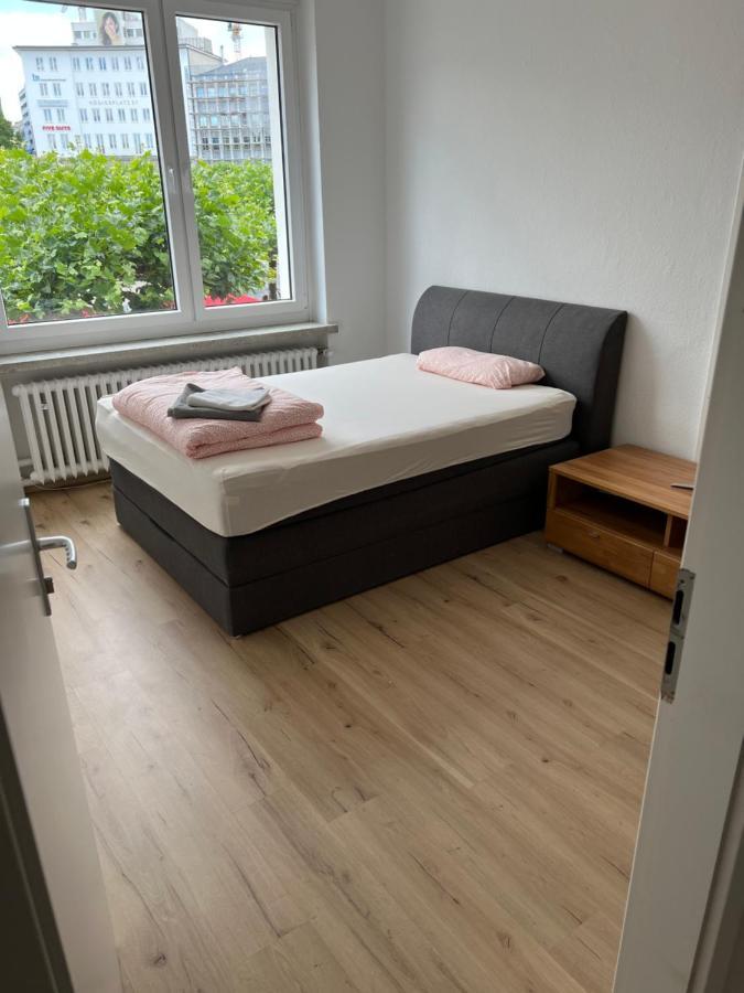 Waffel Cafe Hostel Monteurwohnung Ferienwohnung Kassel Buitenkant foto